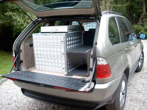 BMW X 5 , 3 laden , 1 bovenopliggende lade, ruimte voor keizersnedekoffer