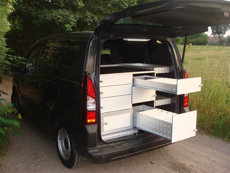 Citroen Berlingo 7-laden met koeling afgewerkt met zijbakjes