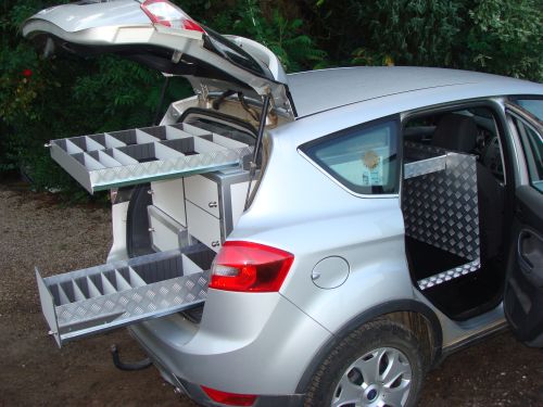 Ford Kuga, Mobieteek 5 laden,  1 gekoeld met bovenopliggende lade
