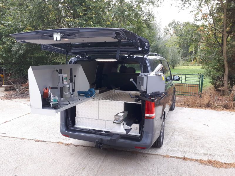 autoinrichting hoefsmid in mercedes vito