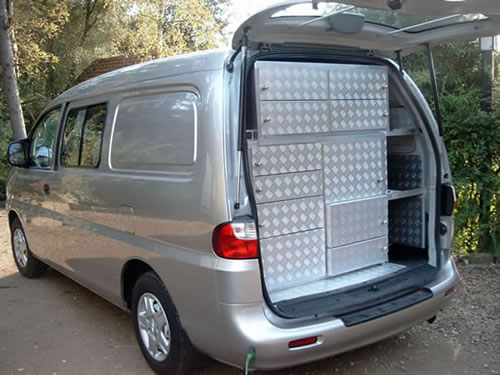 Hyundai Hiace , Mobieteek 7 laden , 2 gekoeld + bovenopliggende 4 ladenkast