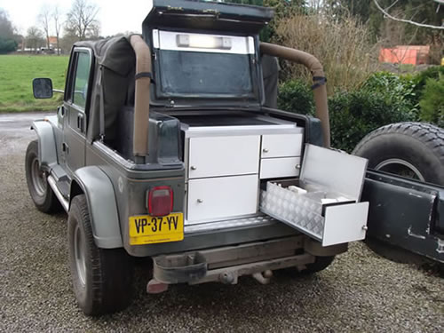 Jeep Wrangler , Mobieteek 5 laden, 1 gekoeld