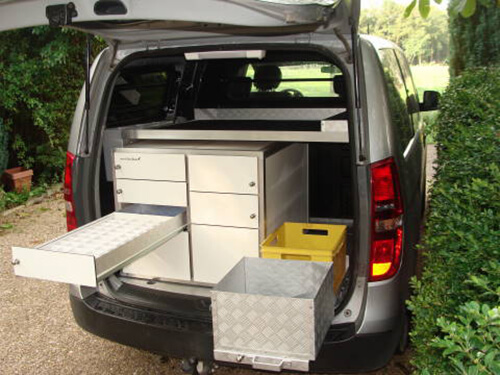 Hyundai H100 , Mobieteek 7 laden met KI uitrusting op slede