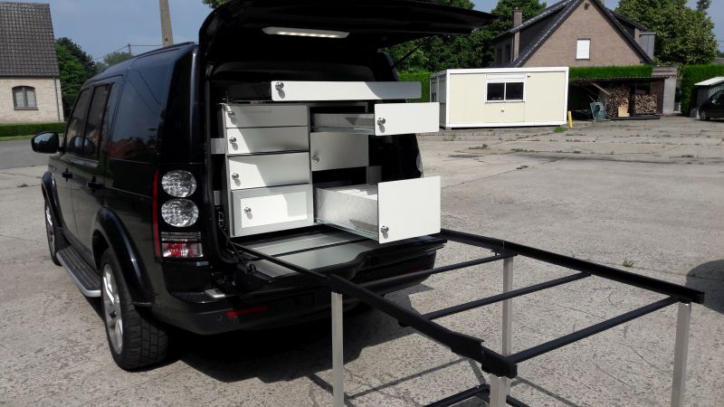 autoinrichting dierenarts landrover dyscovery