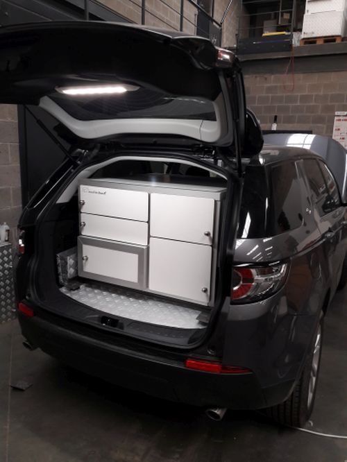 autoinrichting dierenarts landrover sport