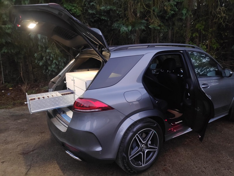 autoinrichting mercedes GLE kast op 1 minuut uitrolbaar in geladen toestand