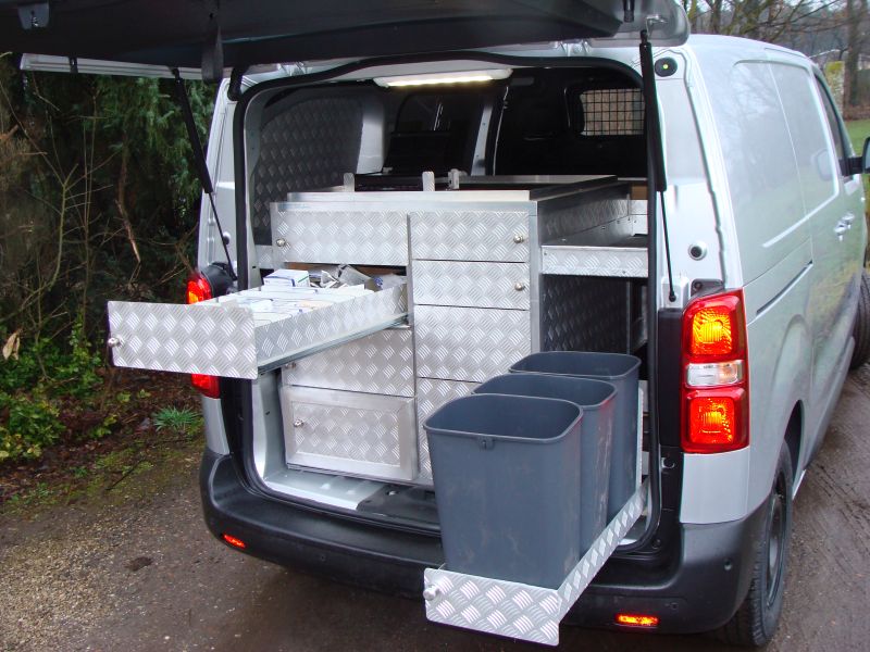 peugeot expert overplaatsing nu aangevuld met vuilbaklade