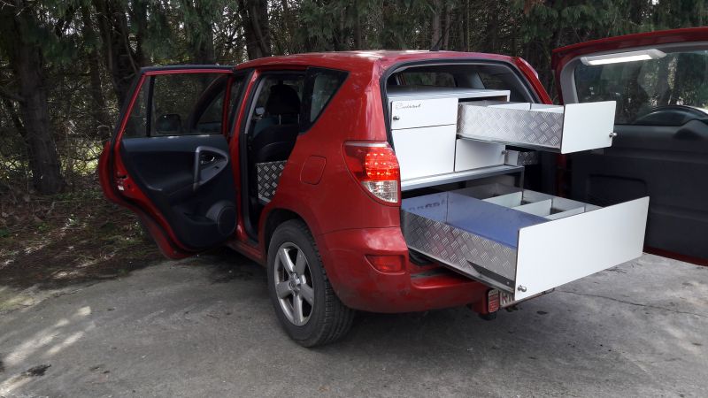 autoinrichting dierenarts toyota rav4